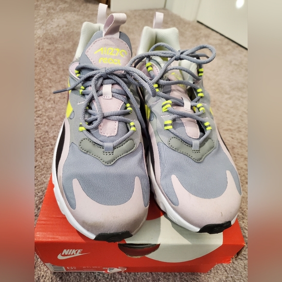 Nike Air Max - Picture 2 of 4